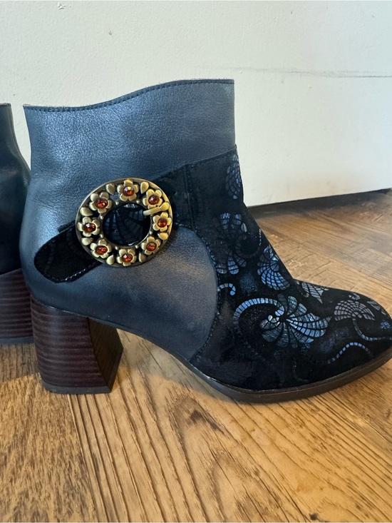 L'ATISTE Shoes - L’Artiste Women’s Heeled Navy Bootie - Size 37